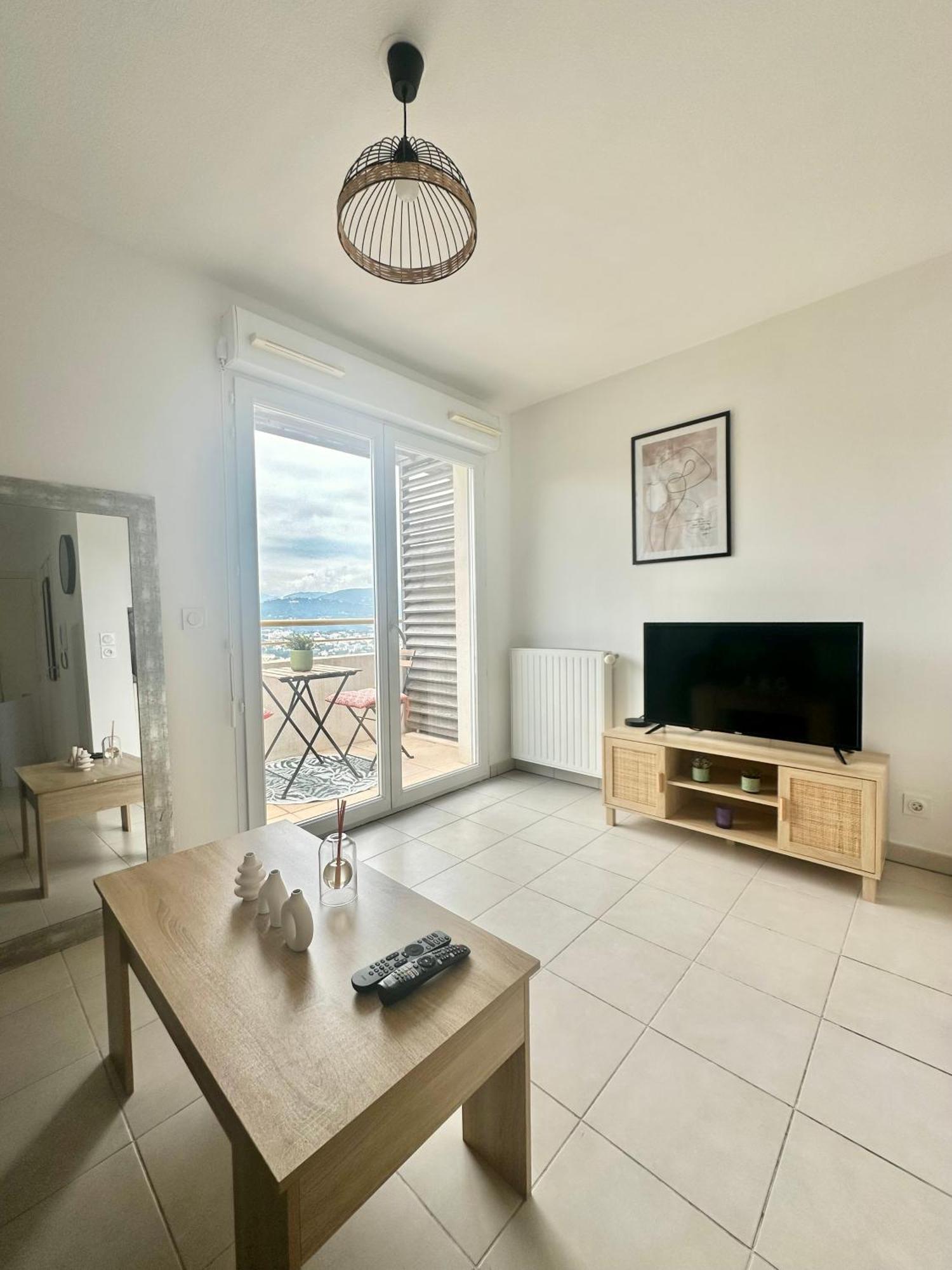 Cosy Studio Avec Parking Et Vue Feerique Nice Exterior photo